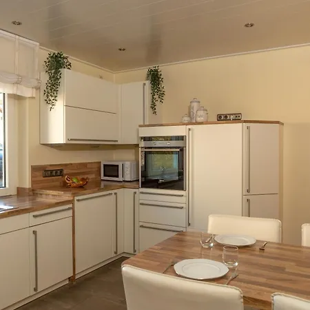 Mia Apartment *